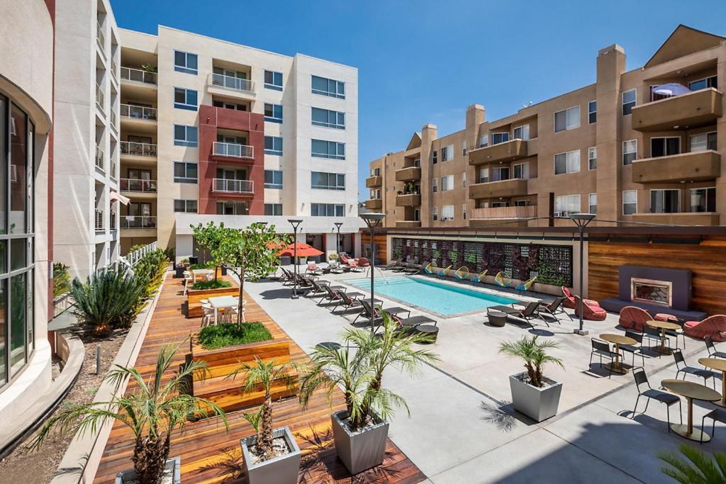 One Bedroom Gem In Weho Los Angeles Exterior photo
