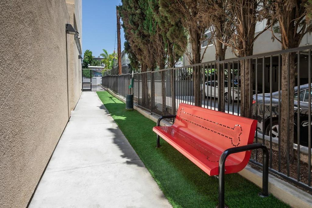 One Bedroom Gem In Weho Los Angeles Exterior photo